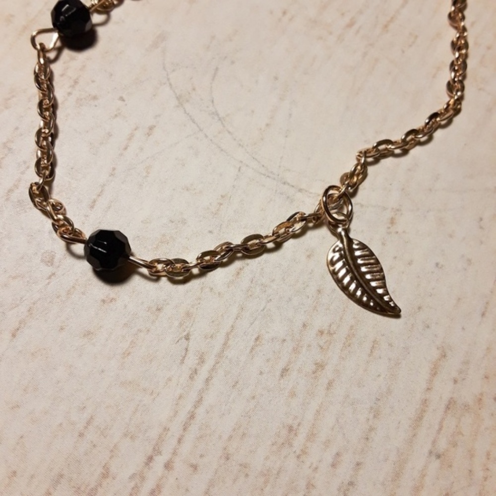 Leafy Gold Coin Layer Chain Black Beaded Necklace - Picture 3 of 6